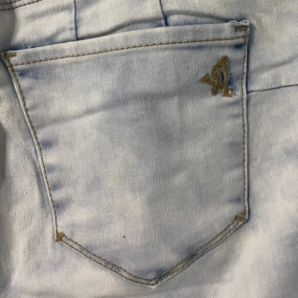 V.I.P Jeans - Picture 5 of 9